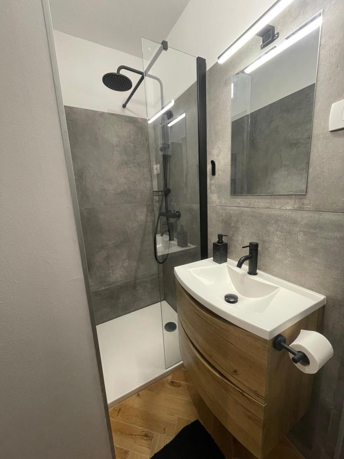 Gg Art Apartments III Λιουμπλιάνα Εξωτερικό φωτογραφία